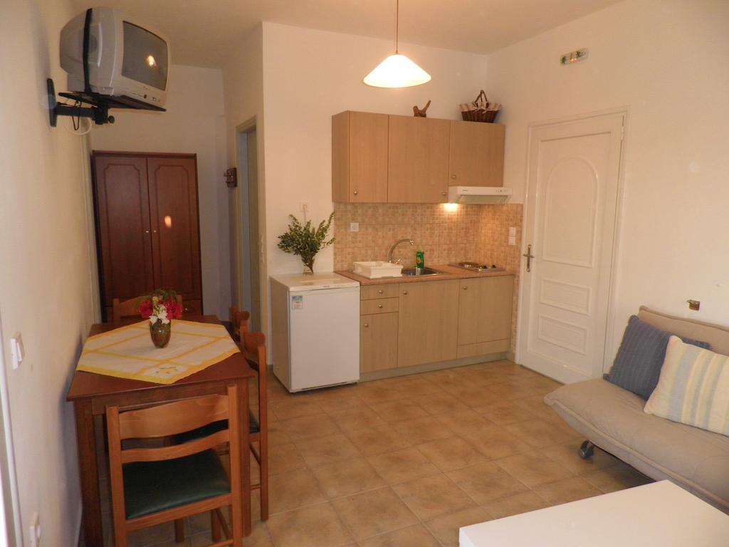 Giannikas Apartments Livadi  Bilik gambar
