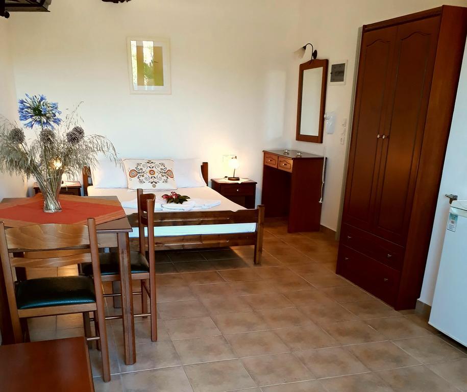 Giannikas Apartments Livadi  Luaran gambar